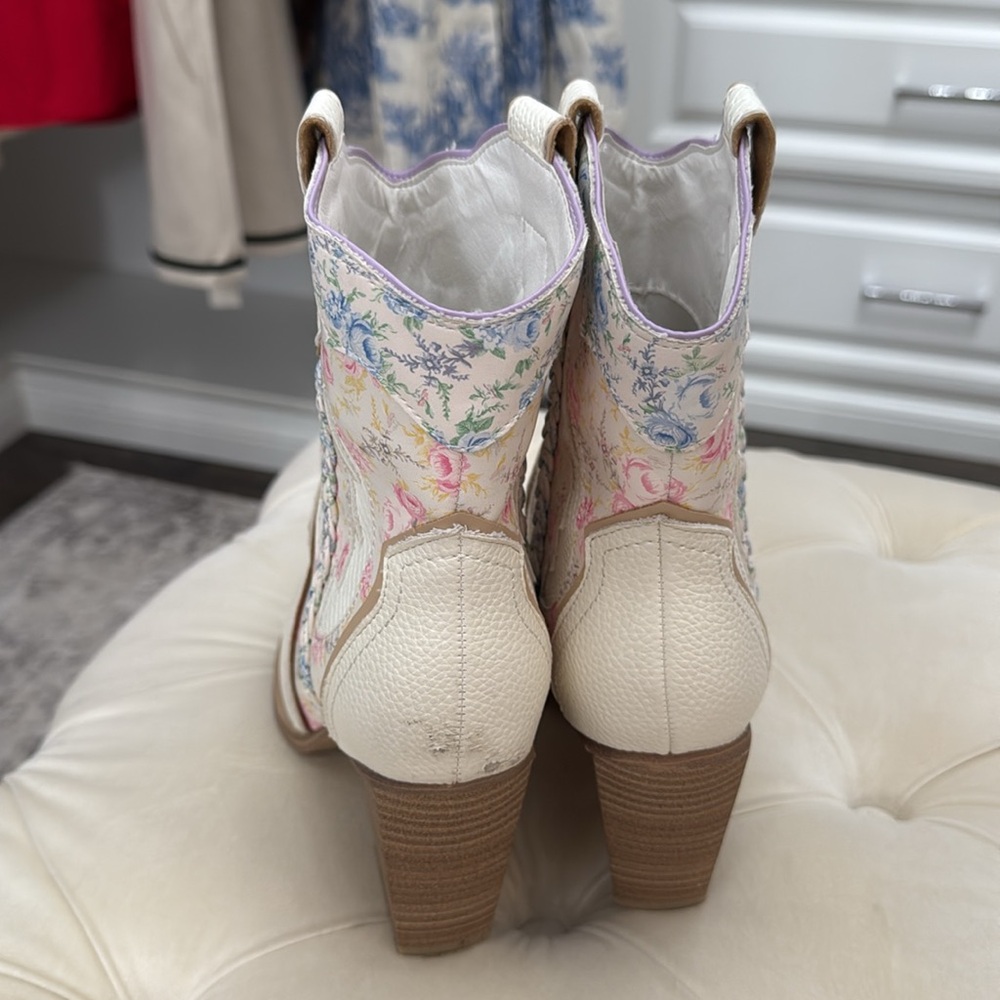 ALTAR’D state (MIA)  FLORAL BOOTS SIZE 6.5 Floral Cream  Boots - Picture 8 of 17